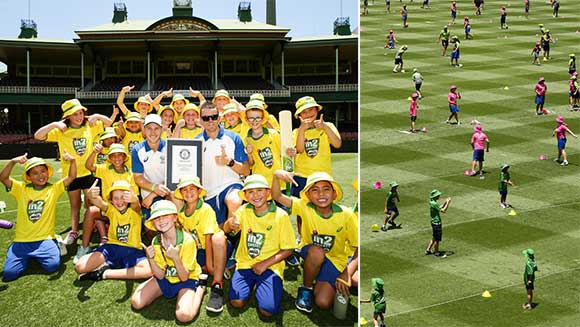 Aussie cricket team coach Darren Lehmann leads 488 kids in record-breaking lesson