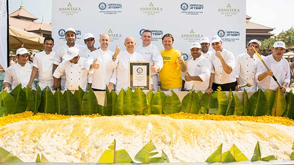 Thai hotel creates world’s largest serving of mango sticky rice in Dubai