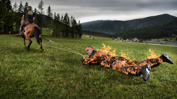 Video: Fearless stuntman enters Guinness World Records 2017 in flames 