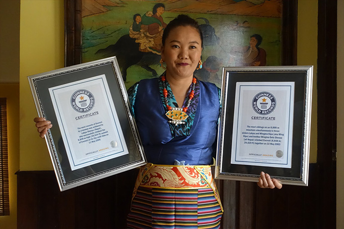 lhakpa-sherpa-with-Guinness-World-Records-certificates-for-most-climbs-of-Everest-by-a-female