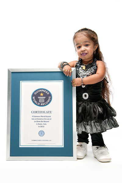 Jyoti when she was the tallest teenager