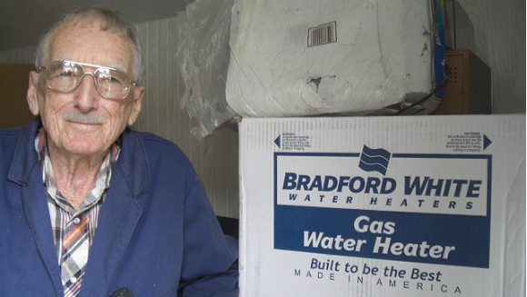 Canadian sets world’s oldest plumber record at the age of 92