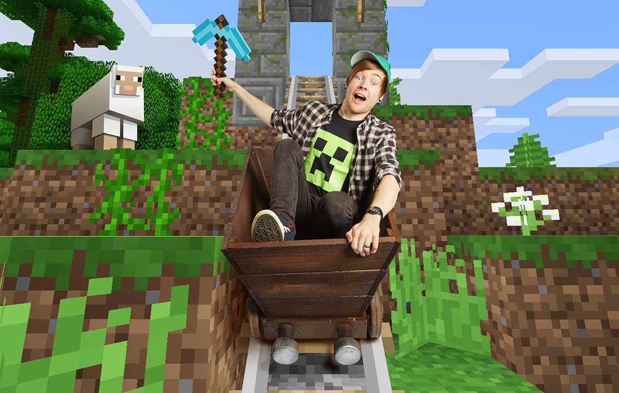 Youtuber Dan Tdm Enters Guinness World Records Gamer S Edition For Minecraft Channel Guinness World Records