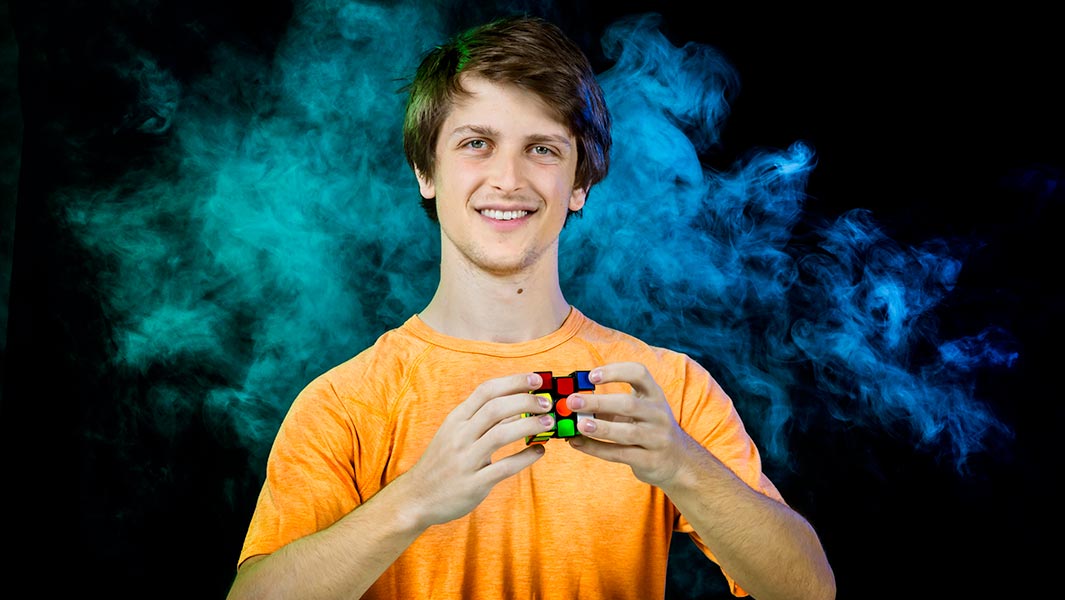 Feliks Zemdegs achieves fastest time to solve a Rubik’s Cube in 4.22 seconds