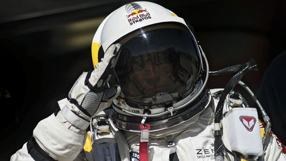 Felix Baumgartner successfully completes freefall sky dive from space