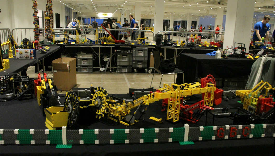 Watch this 259-module great ball contraption's mesmerising and record-breaking run