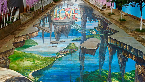 Breathtaking anamorphic pavement artwork breaks two world records in China