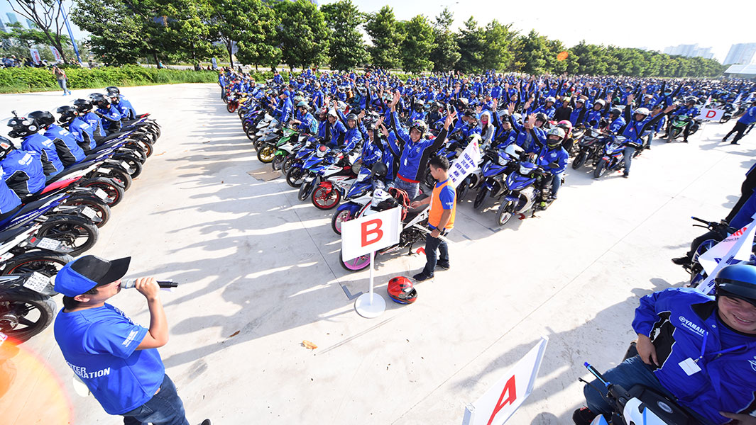 Yamaha Motor Vietnam celebrates a million Exciter sales with three record attempts
