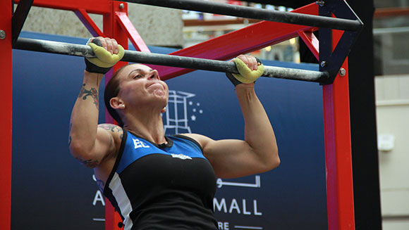 Video: Aussie mum smashes most pull ups in 24 hours record to raise money for charity