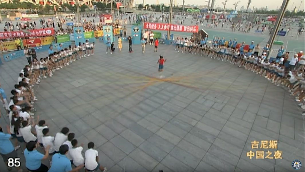 Video Classics: Chinese school girl skips over 110 ropes at once