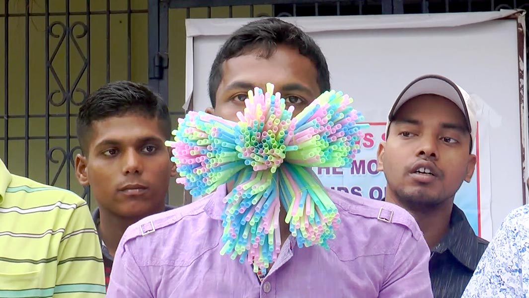 Video: Indian man stuffs 459 straws in his mouth in the name of record-breaking