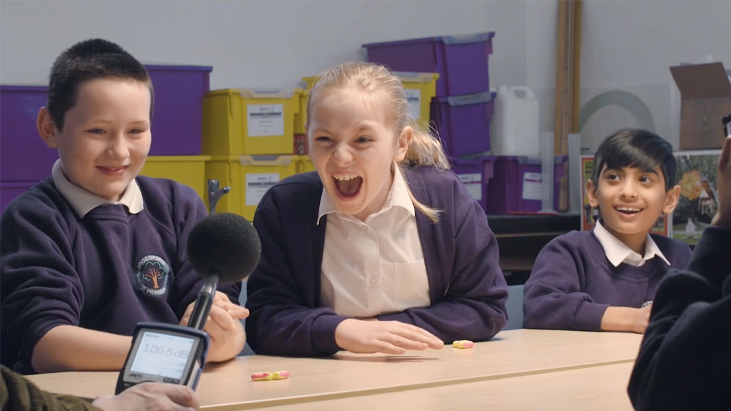 Schoolkids try to beat the record for the world’s loudest shout