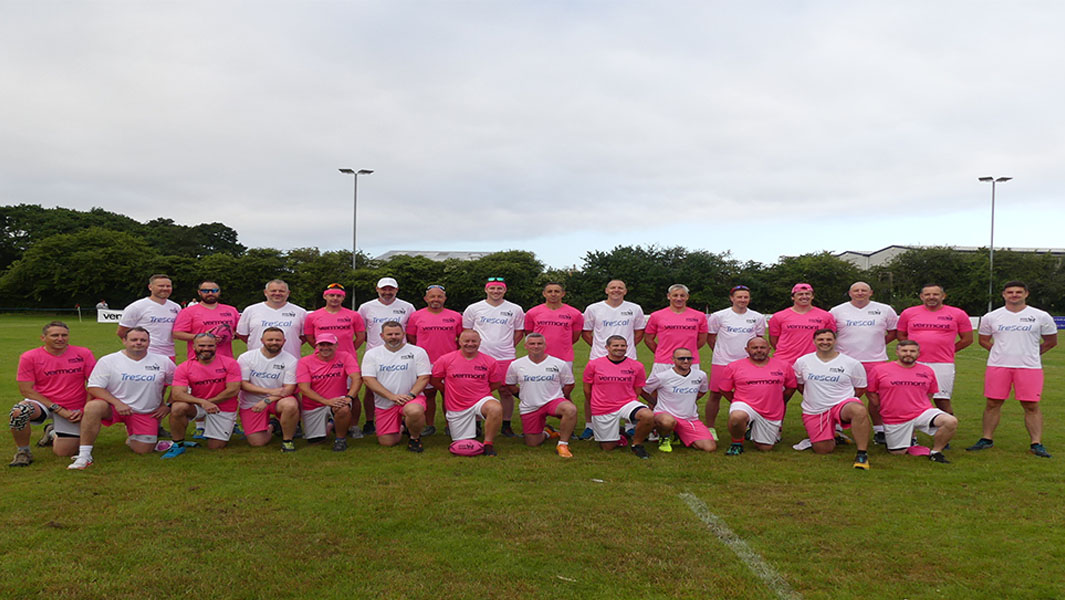 Rugby team reunites to break record in memory of teammate