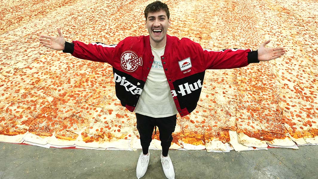 How many pizza world records can YouTuber Airrack break?