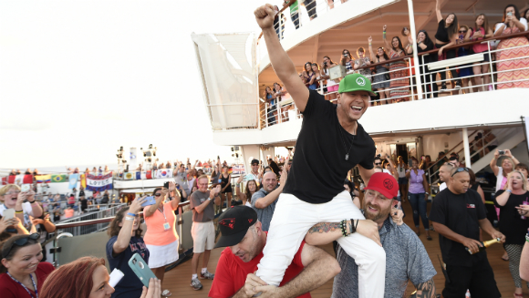 Donnie Wahlberg Breaks Selfie Record with Fans on board the New Kids on the Block Cruise