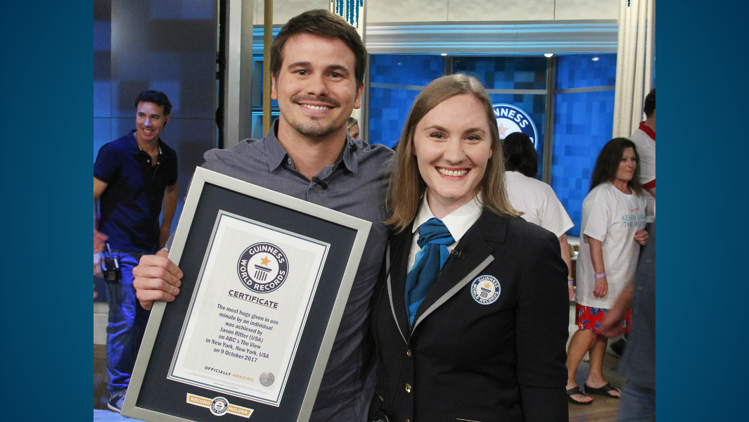 Actor Jason Ritter achieves a high-speed hugging record on set of ABC’s The View