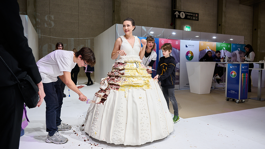Stunning bride looks good enough to eat in record-breaking cake dress