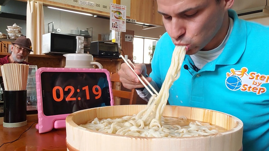 This teacher can slurp up over 1kg of udon noodles in three minutes