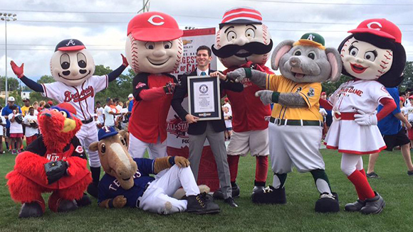 MLB and Cincinnati Reds play catch with thousands of fans and score world record title
