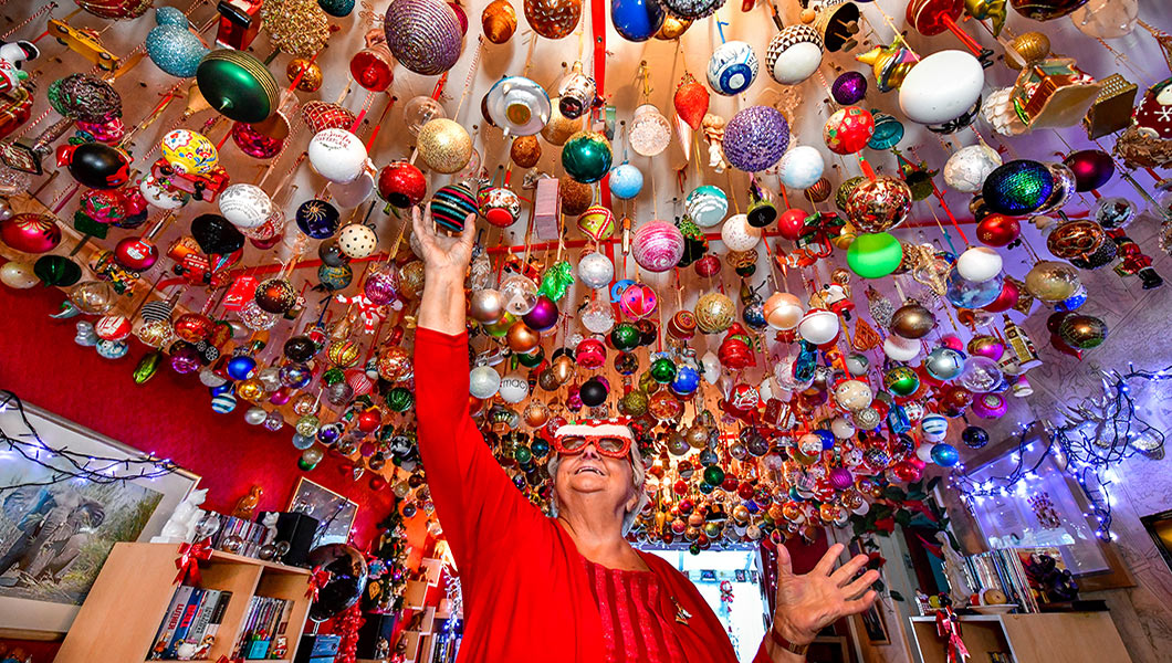 Record-breaking bauble collector “Nana Baubles” passes away aged 80