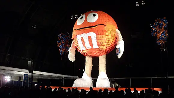 Cee Lo Green on hand as M&MS break largest pinata record