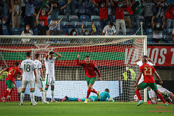 Portugal vs Ireland Ronaldo scoring goal