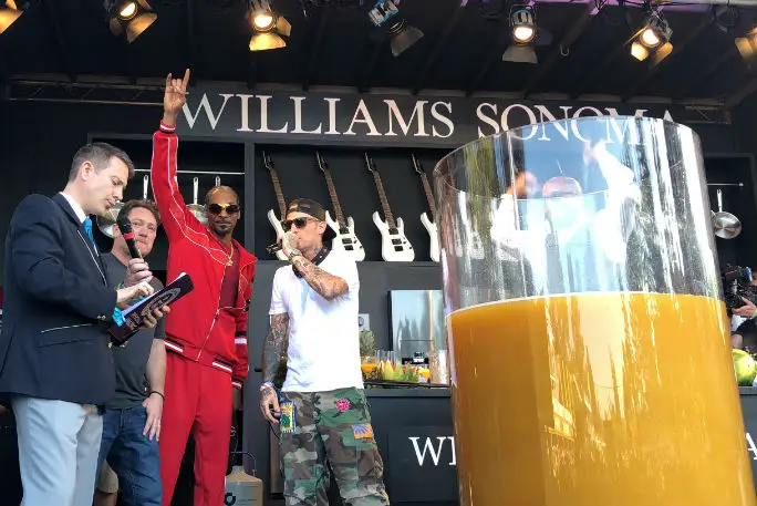 Snoop Dogg just helped make the world's largest gin and juice cocktail