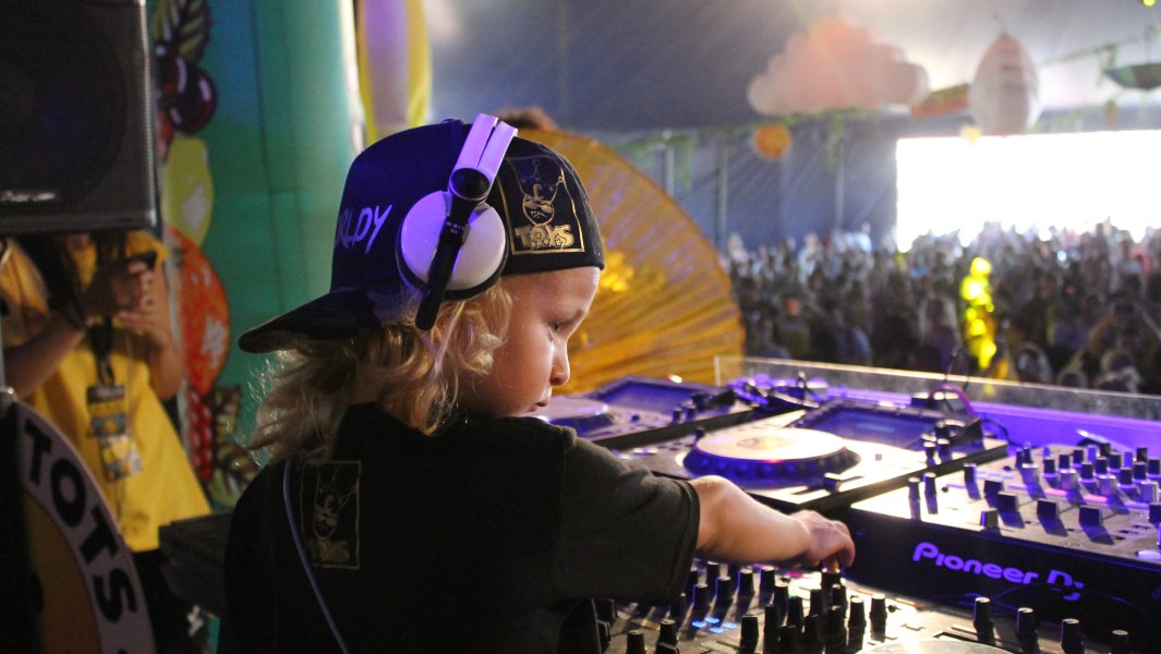 Four-year-old music sensation becomes the world's youngest club DJ and plays festivals