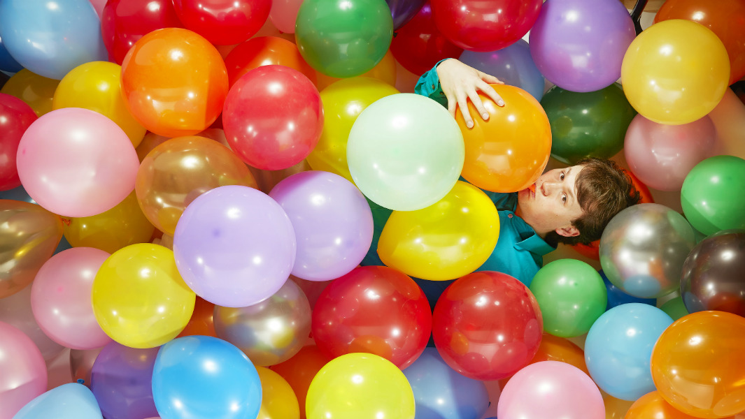 Hunter Ewens - Most balloons blown up in one hour