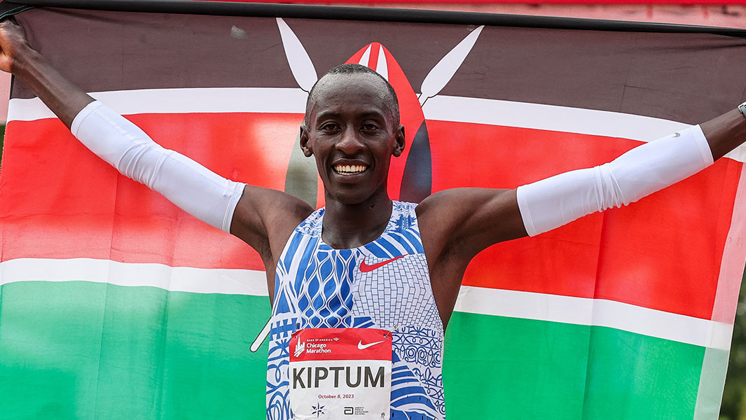 kiptum-waving-flag-759446