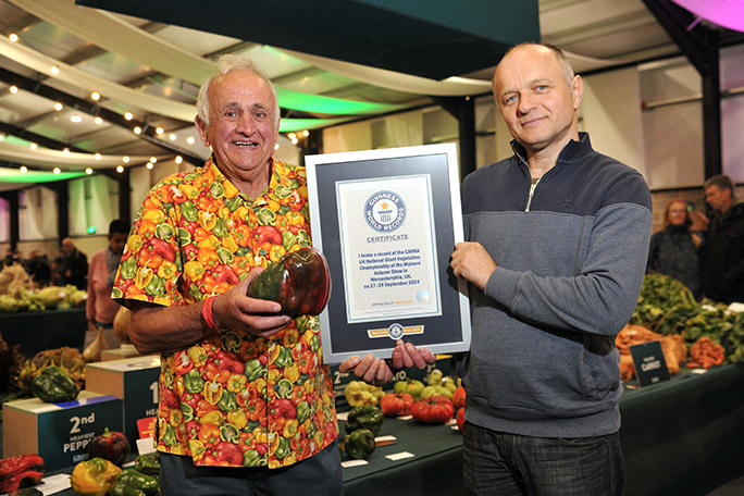 heaviest bell pepper grown by Ian Neale