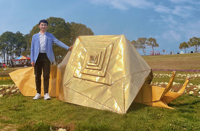 Pei's largest origami snail