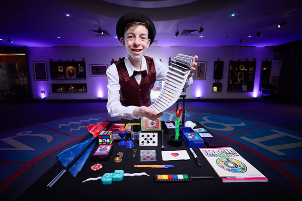 Cillian doing magic tracks