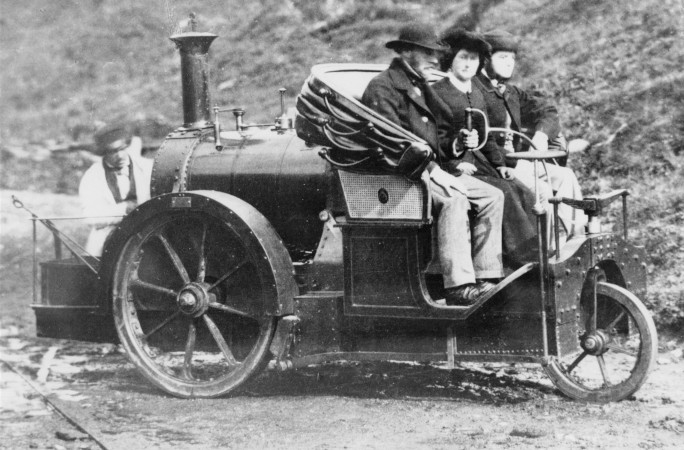 Photo of a car in the 1800s