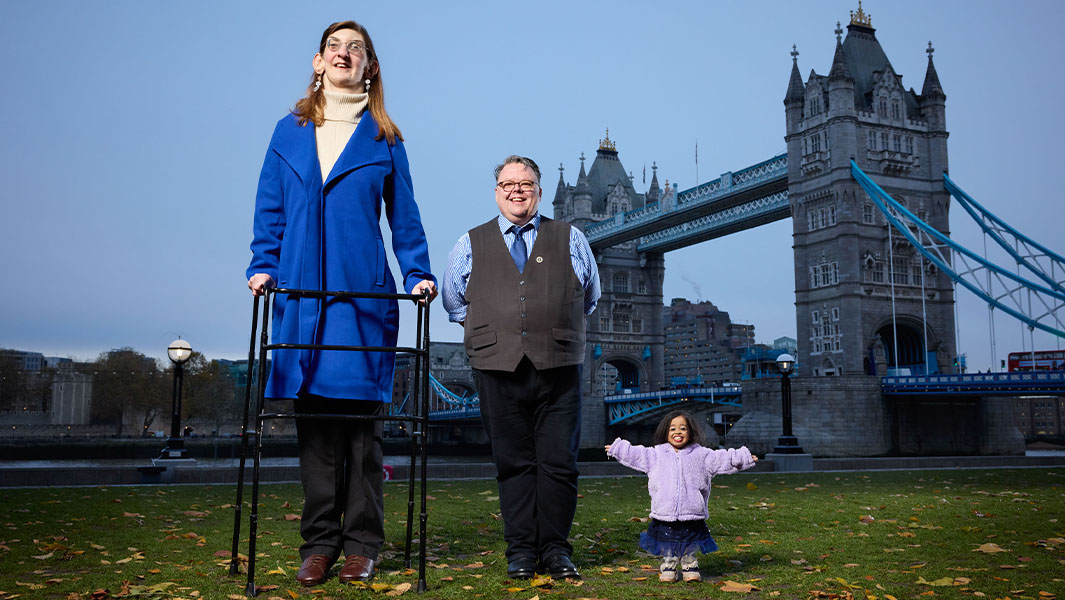 split image of Rumeysa with other record holders and GWR's Craig Glenday