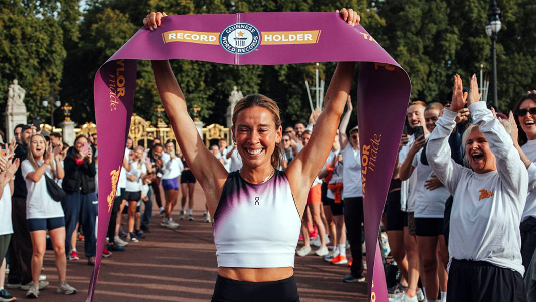 Esmee Gummer celebrating her record by showing off her official Record Holder banner