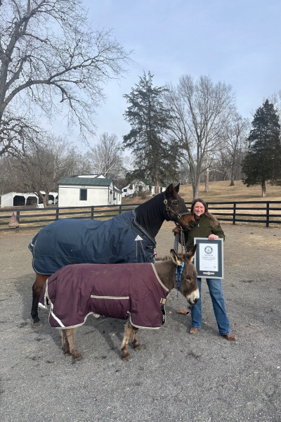 Fancy, Rosie, and Paige with their GWR certificate