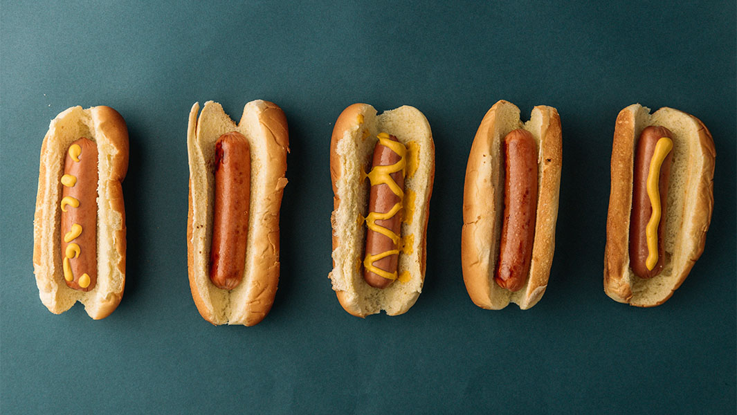 hot dogs lined up
