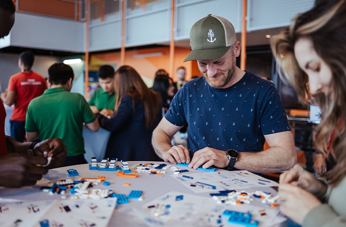 people building the ships