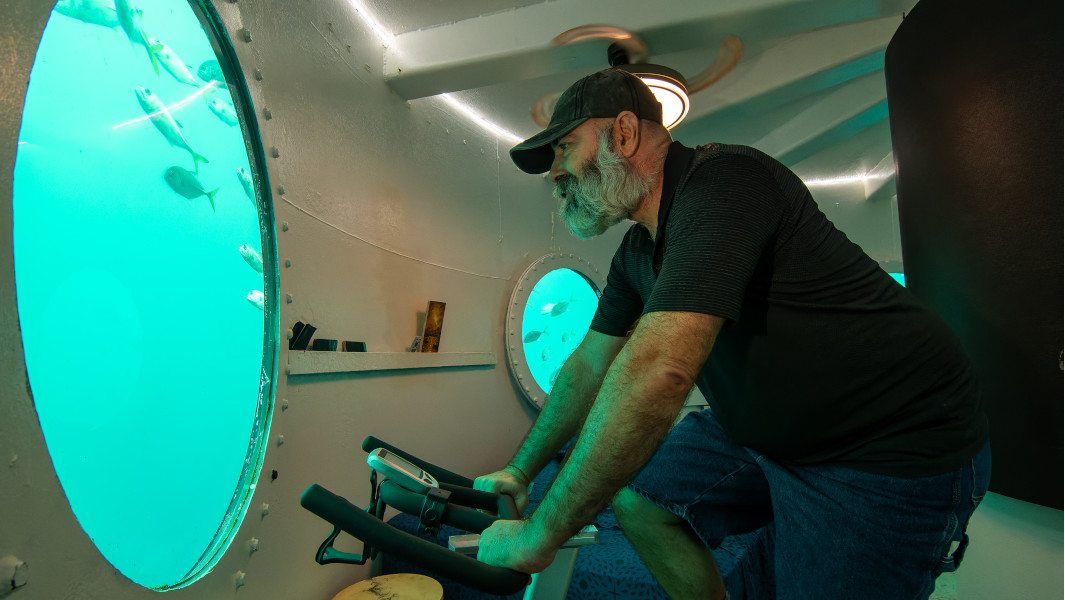 Rudiger biking underwater