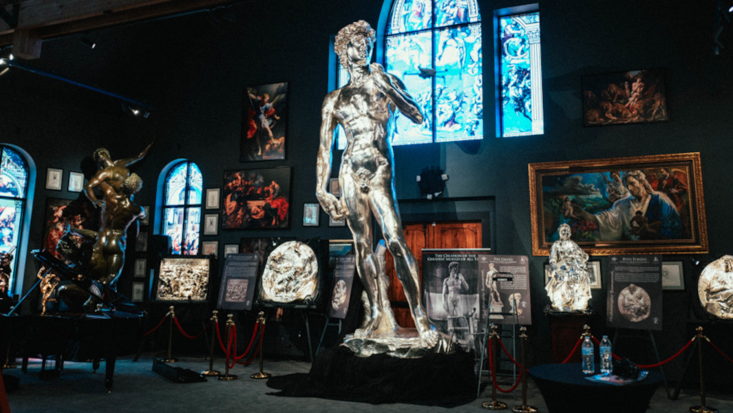 Image of the silver David in the museum