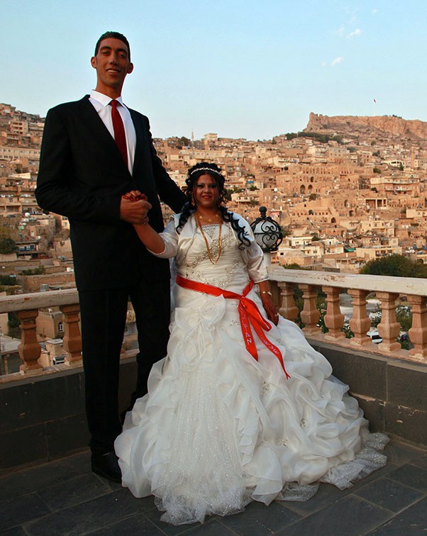 sultan and his wife on their wedding day