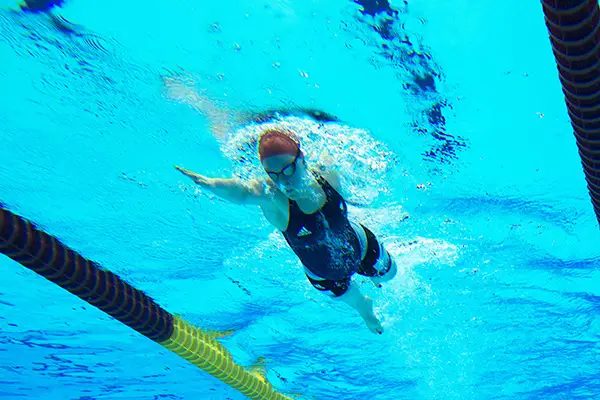 Ellie Simmonds swimming in pool