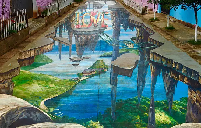 Largest anamorphic pavement art