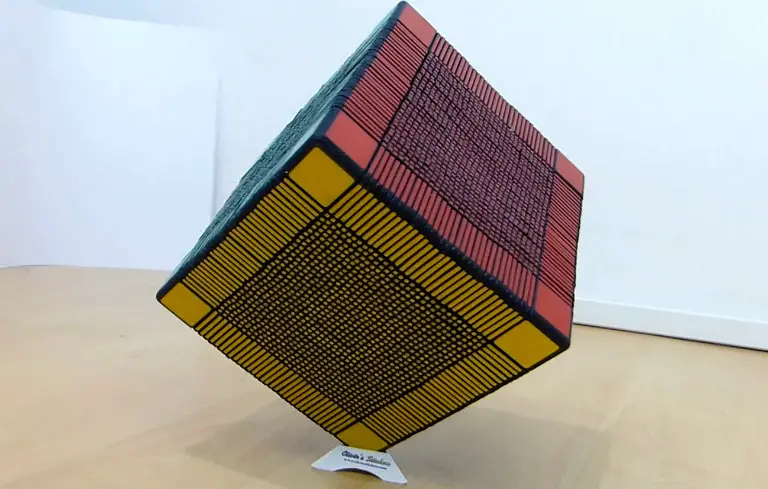 Largest order of rotating puzzles / magic cube